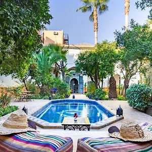 Riad Laila ***